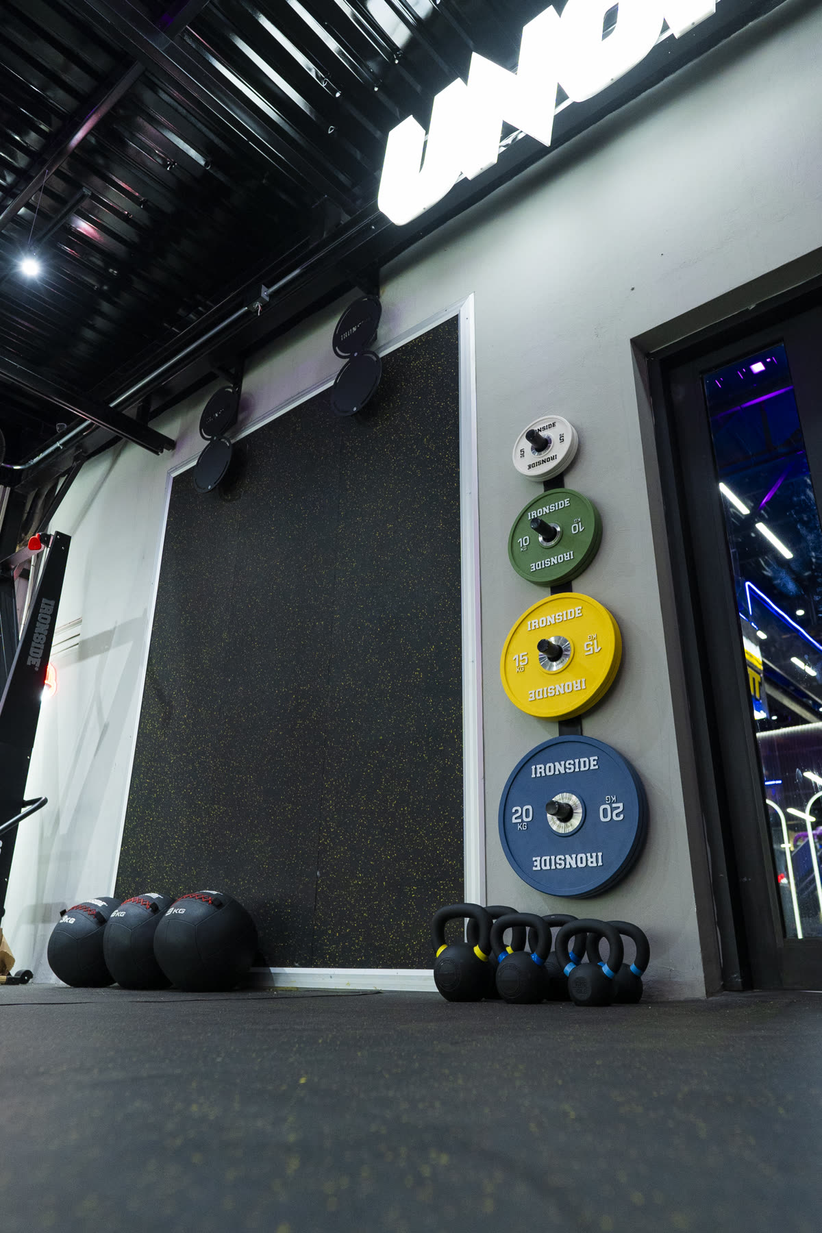 Zona de Pesas en UnoFit